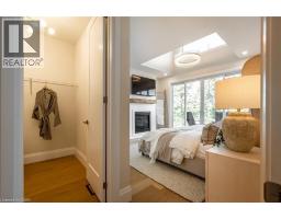 1052 WALTON Avenue - 16