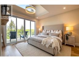 1052 WALTON Avenue - 18