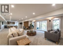 1052 WALTON Avenue - 32