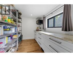 115 LAKESHORE Road - 13