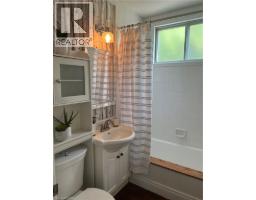 18 ST CLAIR Avenue - 21