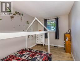 19 GREENDALE Crescent - 21