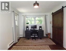 37 ARNELLA Crescent - 16