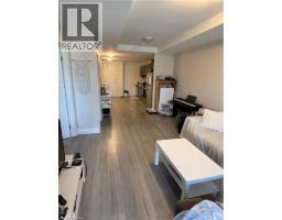 5 WAKE ROBIN Drive UnitNo. 118 - 16