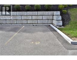 5 WAKE ROBIN Drive UnitNo. 118 - 27