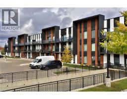 5 WAKE ROBIN Drive UnitNo. 118 - 3