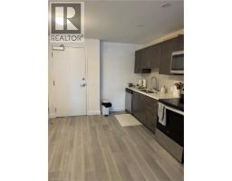 5 WAKE ROBIN Drive UnitNo. 118 - 9
