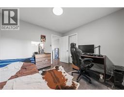715 BURNETT Avenue - 29