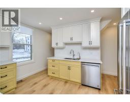 2 ESSON Street - 18
