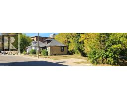 2 ESSON Street - 4