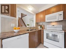 19 HORTON Walk - 13