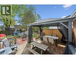 10 NORTHWOOD Crescent - 34