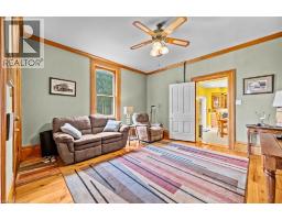 34 FIELD Road - 17