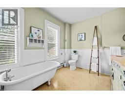34 FIELD Road - 31
