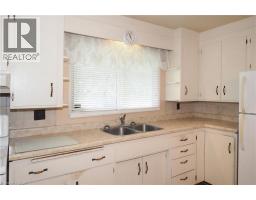 881 DUNBAR Road - 10