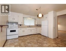 881 DUNBAR Road - 11