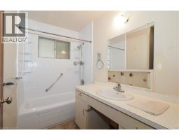 881 DUNBAR Road - 20