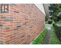 881 DUNBAR Road - 33