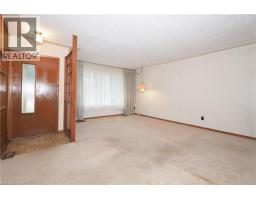 881 DUNBAR Road - 5