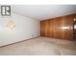 881 DUNBAR Road - 8