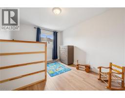 724 PARIS Boulevard - 17