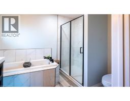 55 SUFFOLK Avenue - 24