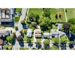 55 SUFFOLK Avenue - 38