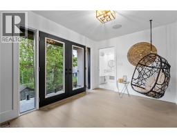 1207 QUEEN Street N - 31