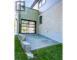 1207 QUEEN Street N - 46