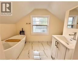 648 WALLACE Street - 19