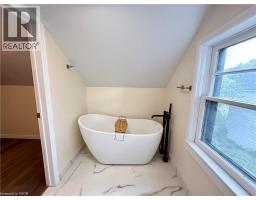 648 WALLACE Street - 21