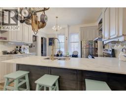 32 ELLEN Street E - 20