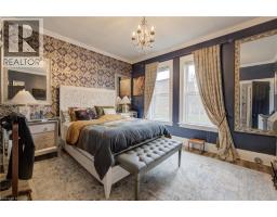 32 ELLEN Street E - 22