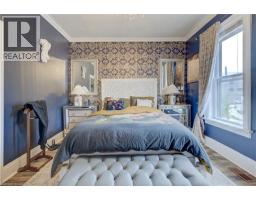 32 ELLEN Street E - 23