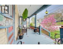 32 ELLEN Street E - 3