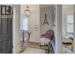 32 ELLEN Street E - 30