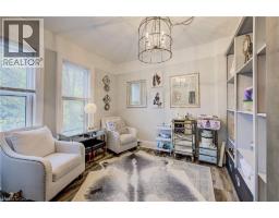 32 ELLEN Street E - 31