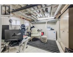 32 ELLEN Street E - 33