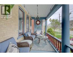 32 ELLEN Street E - 5