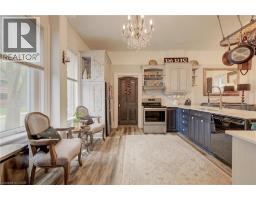 32 ELLEN Street E - 8