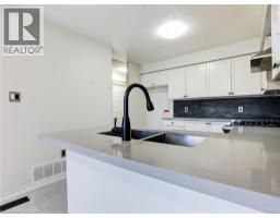 14 CHATEAU Crescent - 19