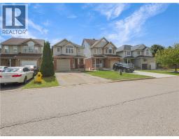 14 CHATEAU Crescent - 2