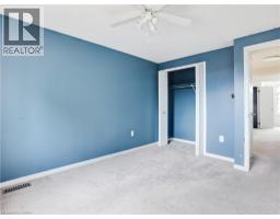 14 CHATEAU Crescent - 32