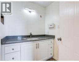 14 CHATEAU Crescent - 34
