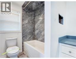 14 CHATEAU Crescent - 35
