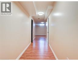 14 CHATEAU Crescent - 38