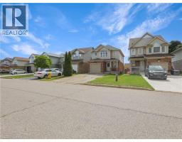 14 CHATEAU Crescent - 4