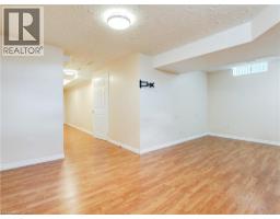 14 CHATEAU Crescent - 40