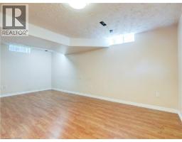 14 CHATEAU Crescent - 41