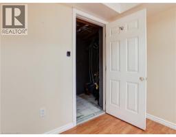 14 CHATEAU Crescent - 44